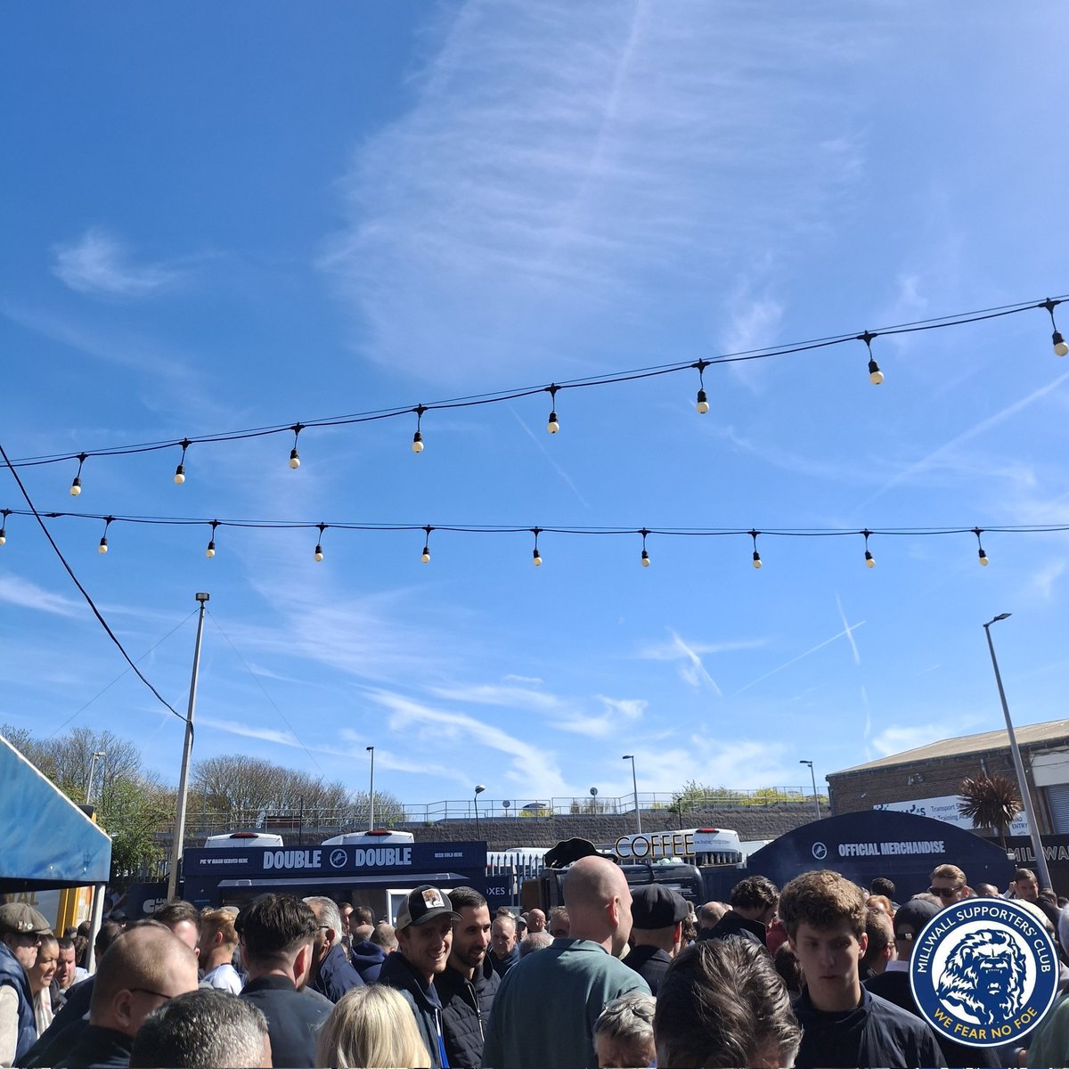 TheMillwallFans's tweet image. Good afternoon to you all 🦁 happy Friday ⚽️

#millwallsupportersclub #thatfridayfeeling