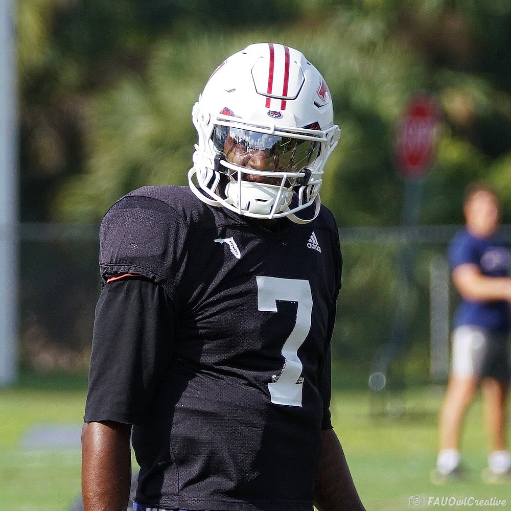 FAU_Owls_Nest's tweet image. 📸 FLICS 📸 For 2026 #FAU Football Spring Football Session 11 Featuring Members of the Quarterback Room Part 1

07 @JordanMagwood9
10 @CRVeltkamp

Via @FAUOwlCreative