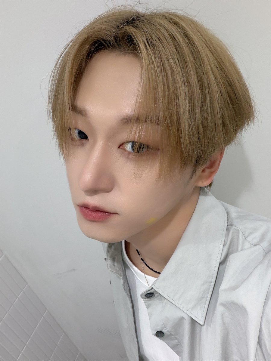 DIGNITY_members's tweet photo. 요즘 날씨 너무 쌀쌀 맞아🥶
감기 항상 조심 또 조심 😷
오늘 하루도 고생 많았옹💛💛

#디그니티 #DIGNITY #온 #ON #SLIPSHOT #POINT_BLANK https://t.co/bEXbblpVSe