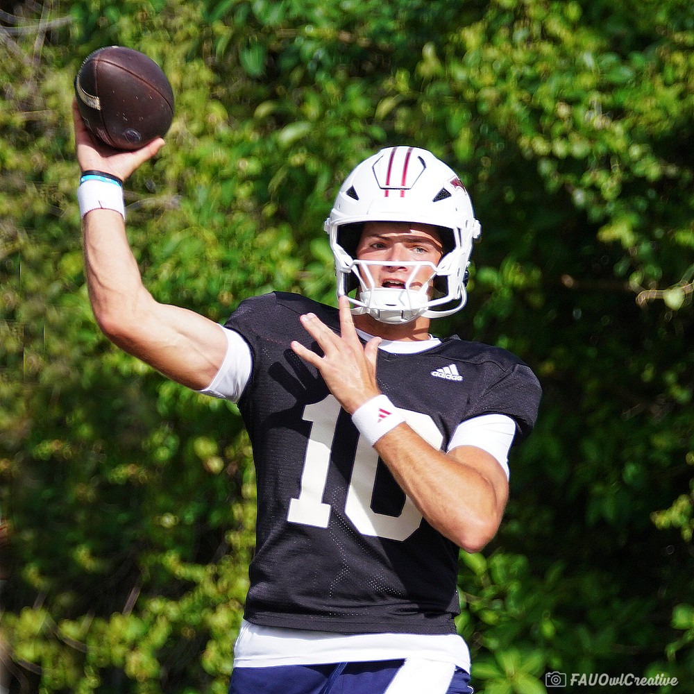 FAU_Owls_Nest's tweet image. 📸 FLICS 📸 For 2026 #FAU Football Spring Football Session 11 Featuring Members of the Quarterback Room Part 1

07 @JordanMagwood9
10 @CRVeltkamp

Via @FAUOwlCreative