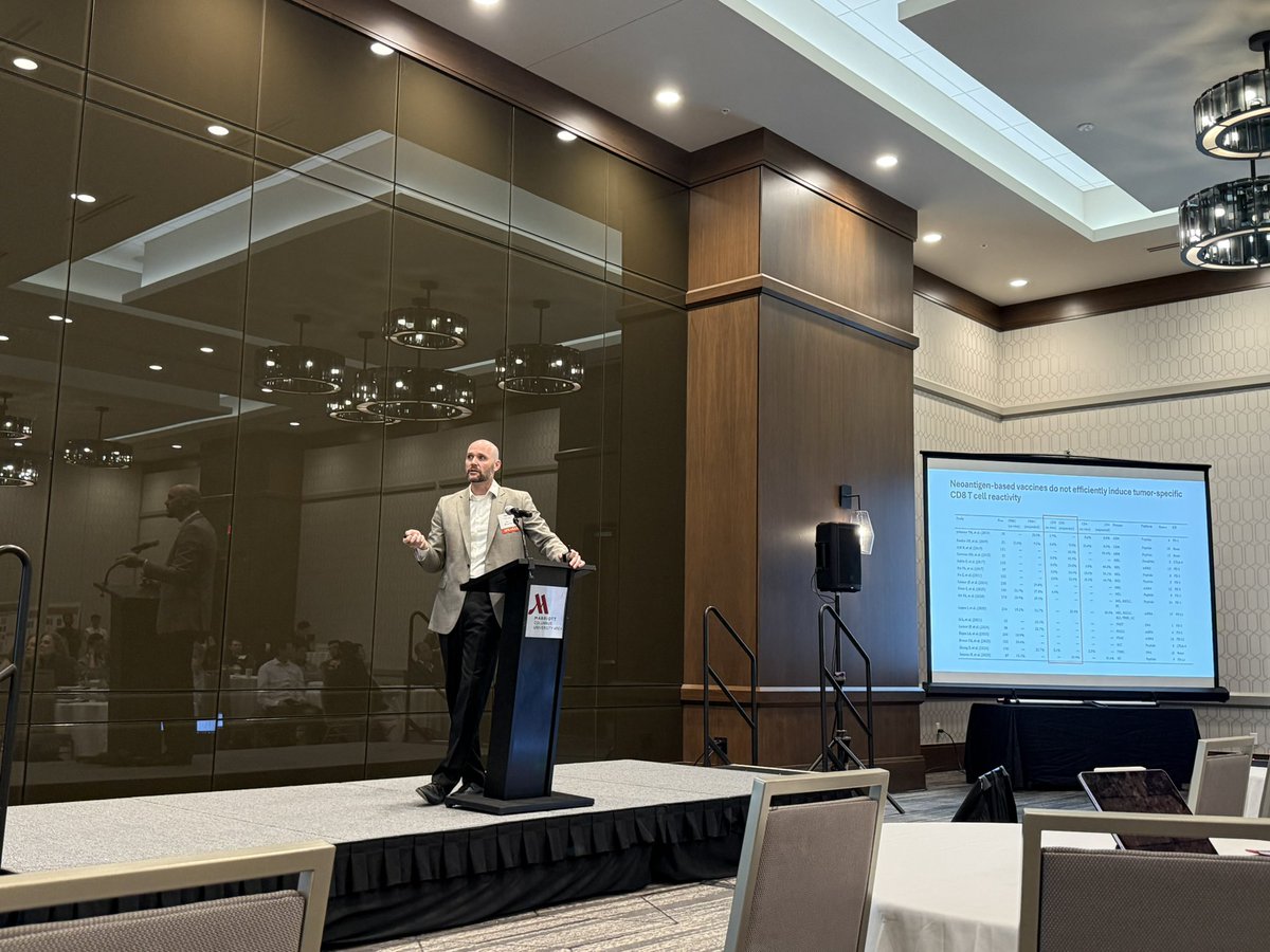 Zihai's tweet image. Wonderful keynote talk at Translational Therapeutics Program Retreat of @OSUCCC_James by Dr. Tanner Johanns
@washumedicine in immunotherapy of #GBM including his latest clinical trial with DNA-based #neoantigen platform, in collaboration with Dr. Elaine Mardis @nationwidekids.