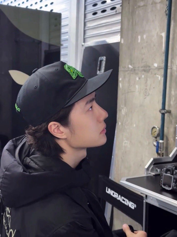 ✿ฺ hana ฺ tweet media