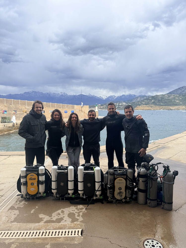 rEvoRebreathers's tweet photo. Thanks to Jean-Guy Vivoni from France, for this excellent #meandmyrEvo Line Up picture from a scientific rEvo Trip in Corsica.

Excellent picture Jean-Guy, thanks for sharing 👌

Share your rEvo Rebreather pictures at: https://t.co/n32tjunQpx https://t.co/xka2047cpw