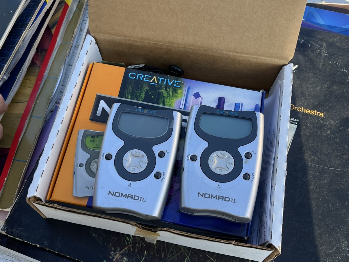 RetroFox tweet media