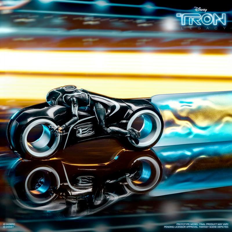 Hasbro Tron: Legacy 6-inch Light Cycle Power Pack with Sam Flynn