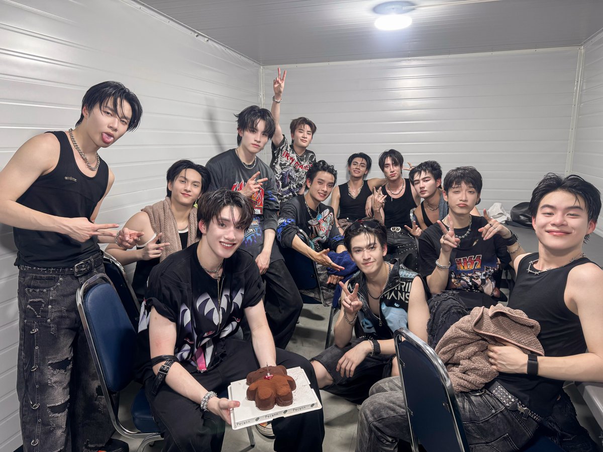 BUS because of you i shine tweet media