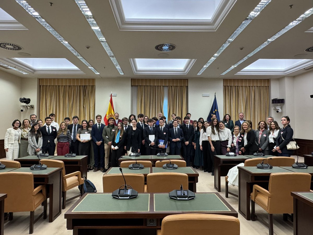 Asociación de Colegios Mayores de Madrid tweet media