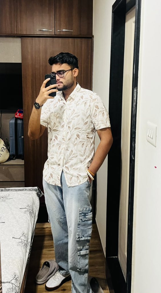 MainHoonShiv tweet media