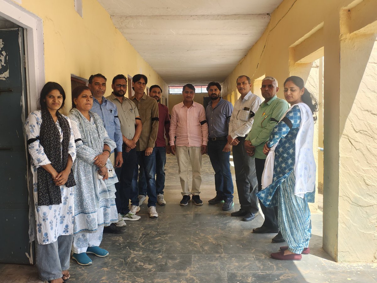 प्रेस नोट

अवकाश कटौती के विरोध में राजपत्रित सेवा के शिक्षक संगठन रेसला का प्रदेशव्यापी आंदोलन

राजस्थान शिक्षा सेवा प्राध्यापक संघ (रेसला), जो प्रदेश में राजपत्रित सेवा के व्याख्याता (स्कूल शिक्षा) कैडर का सबसे बड़ा एवं एकमात्र संगठन है, ने शिक्षा विभाग द्वारा शिविरा पंचांग में