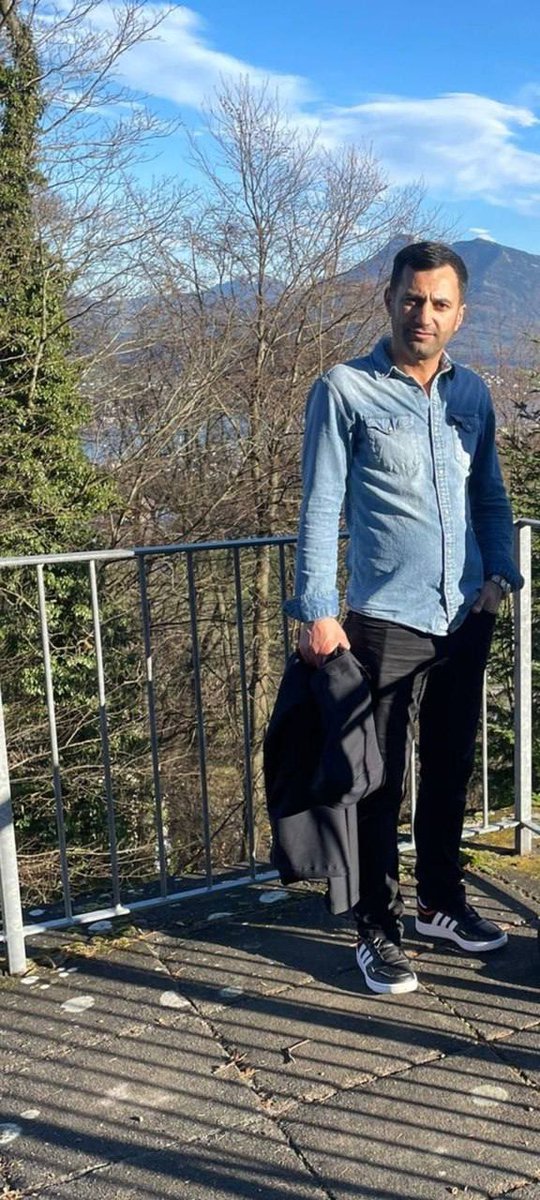 MedyaDijitall's tweet photo. Şinasi Ergün, geçmişte yaşadığı olaylar ve hakkında açılan davalar nedeniyle Türkiye’de can güvenliğinin olmadığını ifade ediyor.

Ergün, bu sabah Luzern Emmenbrücke adresindeki kamptan İsviçre polisi tarafından alınarak deport (sınır dışı) merkezine götürüldü. https://t.co/s1yTkQvK4F