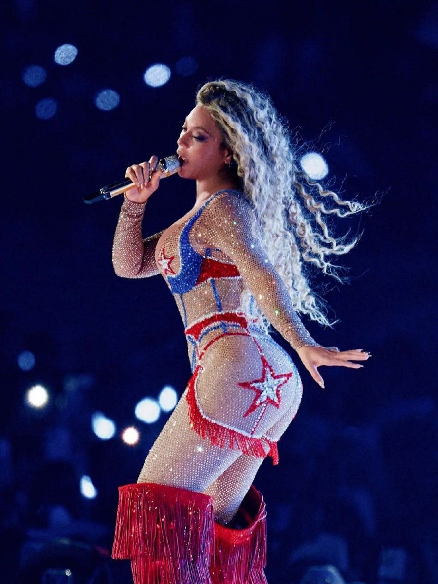 nia 🌹 tweet media