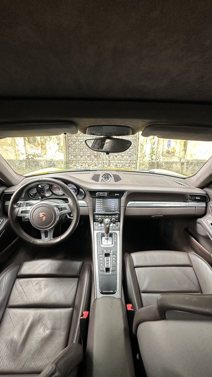TheVaultCars's tweet photo. A última geração do Carrera S equipada com o 6 cil. com aspiração natural está entrando à venda na The Vault!

Dados básicos:

Porsche 911 Carrera S 991.1
Ano: 2012/2013
KM: 43.800km

Caso tenha interesse, nos contate via DM ou no telefone (11)97417-9911. https://t.co/kKBuRnGnwe