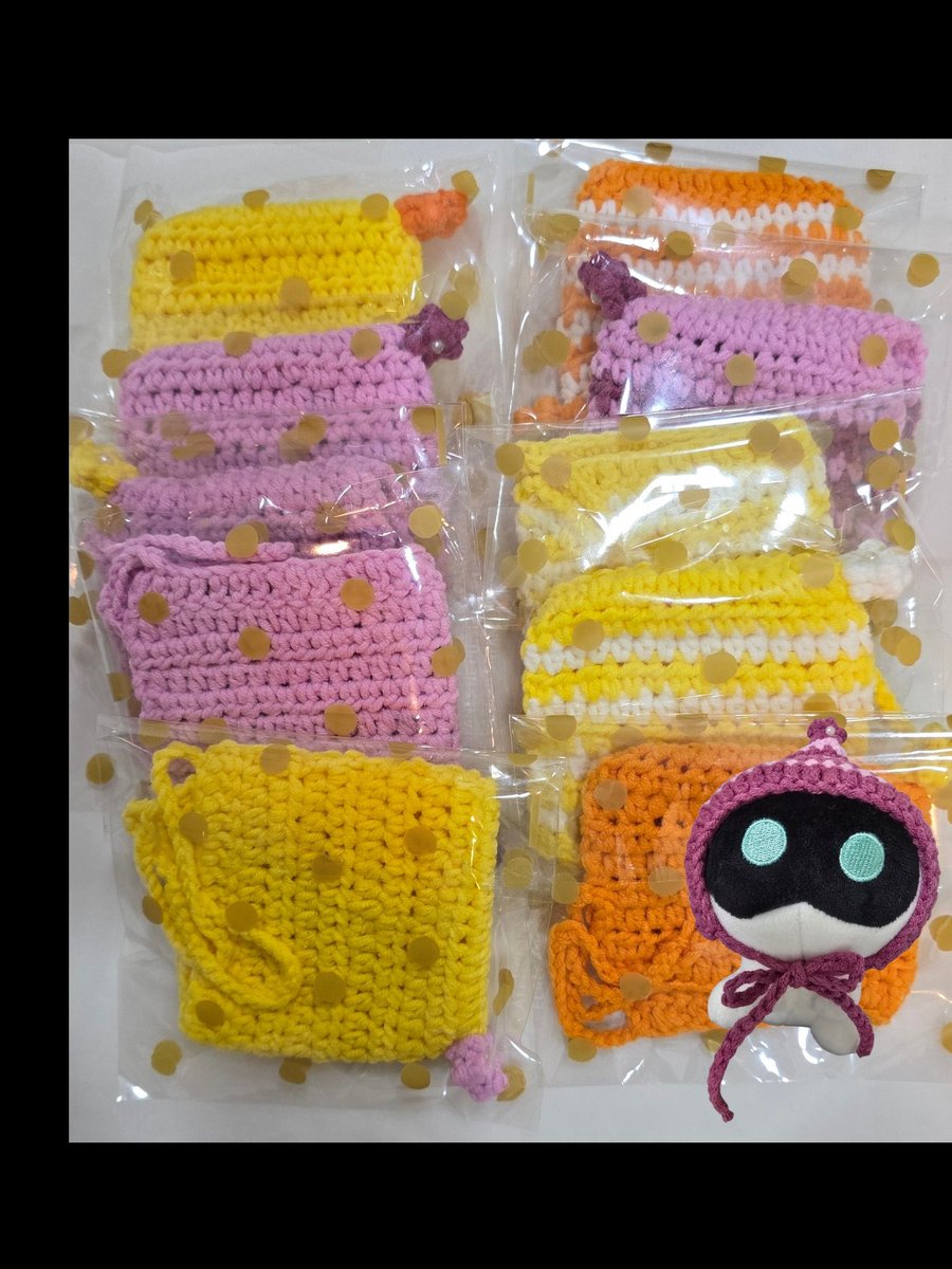 💜BTS 월드투어 콘서트 작은나눔(막콘)💜
고양이, 귤 키링을 조금 만들어 봤어요😊
달석콘때 우떠모자도 조금 남은게 있어서 혹시 필요하시면 드릴게요!