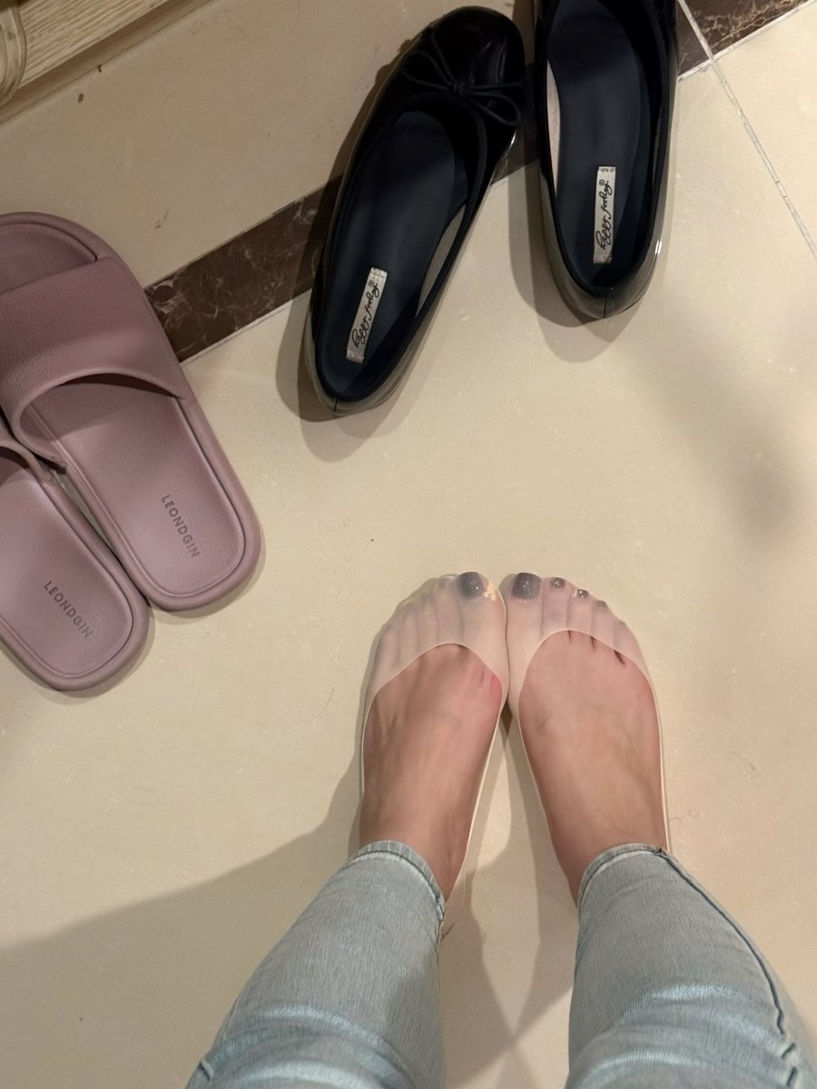 my no-show socks  🤝🏼 your nose
