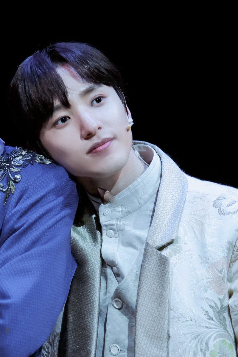 별숲𖤐 tweet media