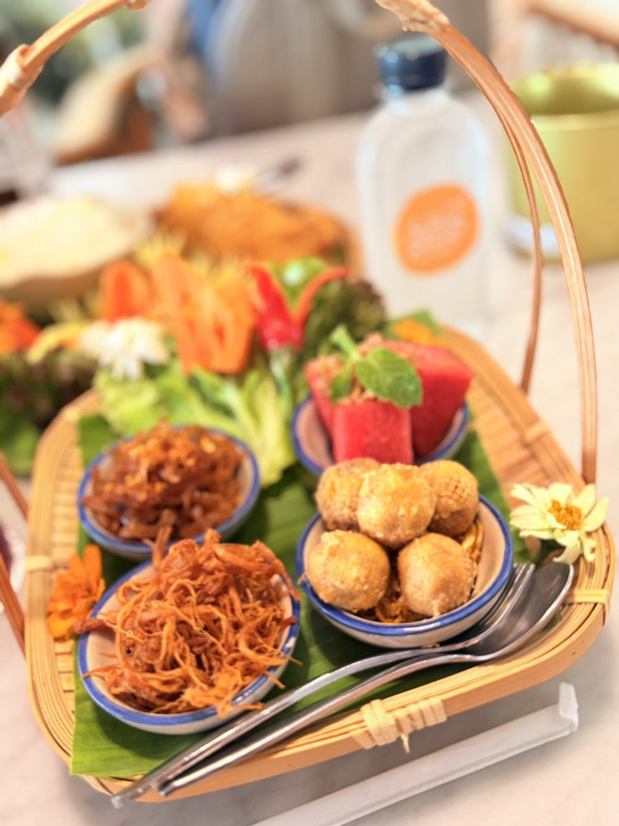 Espresso ☕️ & Lemon Tea 🍋🍵 tweet media