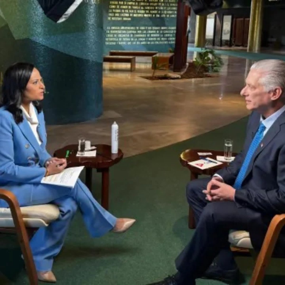 Lo que dijo el Presidente <a href="/DiazCanelB/">Miguel Díaz-Canel Bermúdez</a> a NBC:
En #Cuba, quienes ocupan cargos de liderazgo no son elegidos por el Gobierno de #EEUU ni cuentan con su mandato. Tenemos un Estado libre y soberano.
Renunciar no forma parte de nuestro vocabulario.
#YoSigoAMíPresidente #UnidosXCuba