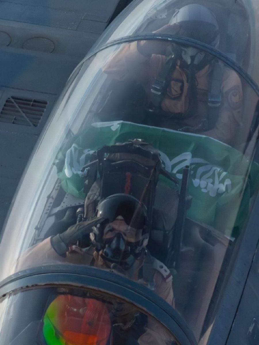 ‏ فالكون tweet media