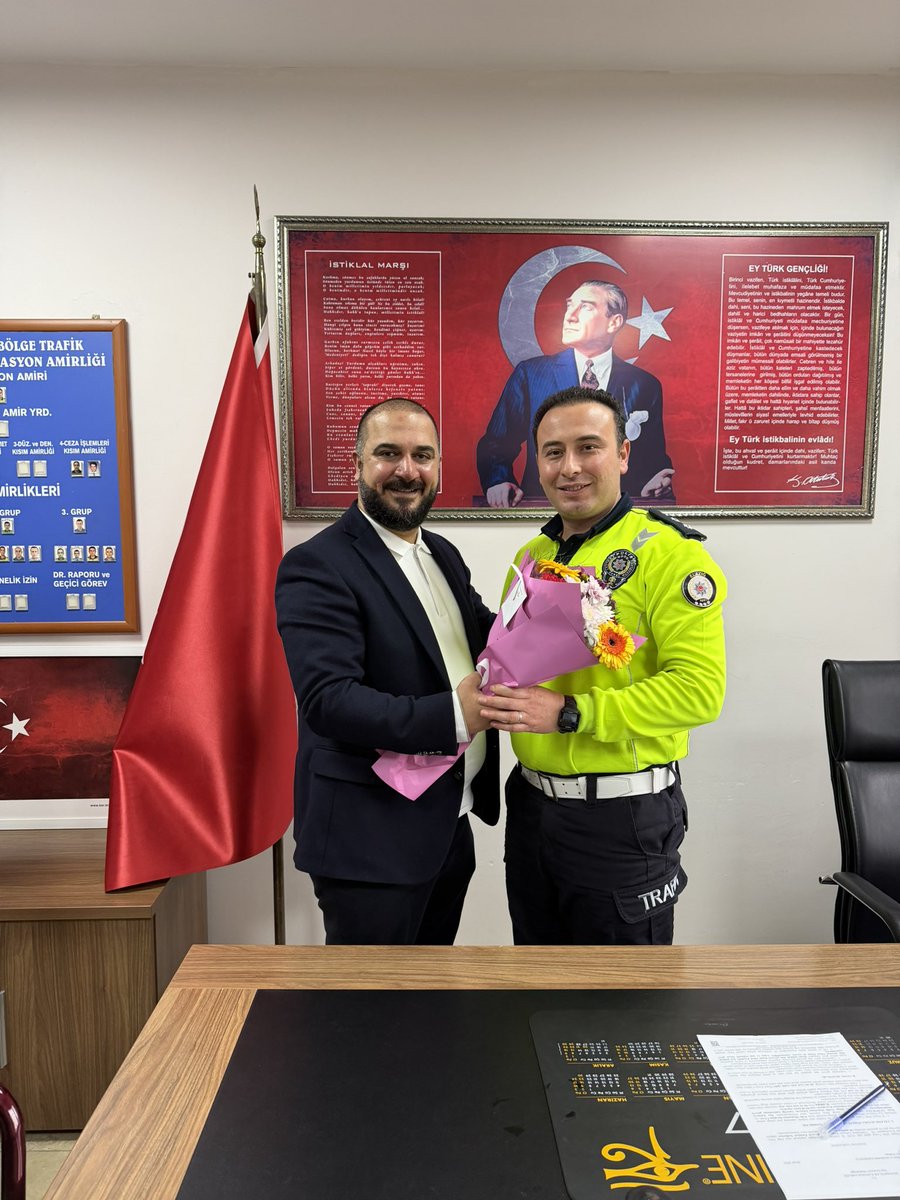 ridvankoc23's tweet photo. 📍Kovancılar 

'Polis Haftası' Münasebetiyle İlçe Emniyet Müdürlüğümüze, İlçe Bölge Trafik Noktamıza İlçe Gençlik Kolları Başkanımız, İl Genel Meclis Üyelerimiz, Belediye Meclis Üyemiz Ve Yürütme Kurulu Üyelerimiz İle Birlikte Ziyarette Bulunup Haftalarını Kutladık...

Misafirperverliklerinden Ötürü İlçe Emniyet Müdürümüz Sayın. Emine Uzun'a,  Bölge Trafik Amirimiz Sayın.Nazım Yılmaz'a Ve Emniyet Teşkilatımıza Teşekkür Ederim.

@CengizDMRKY47 
@isselmanoglu23 
@Turgaydemir2023