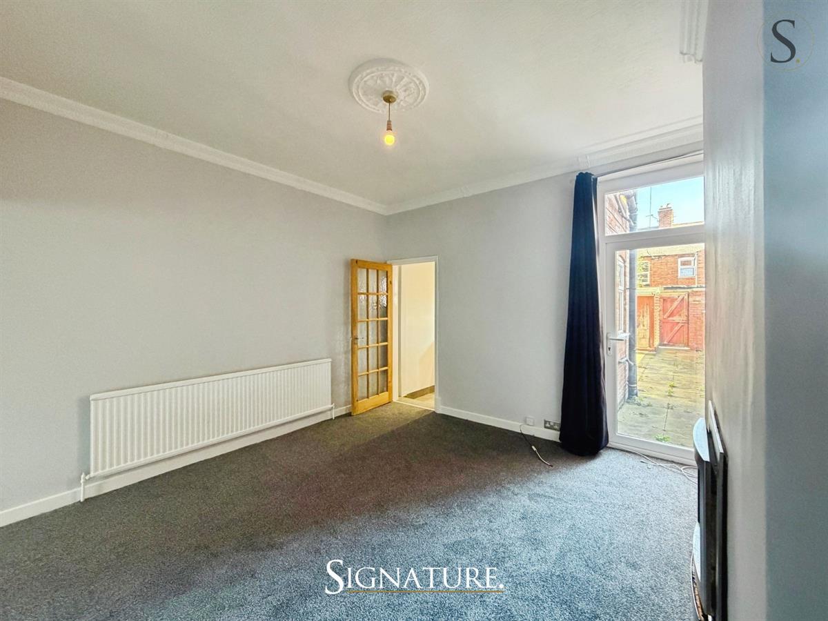 JohalsProperty's tweet photo. New to market - 2 Bed Terraced House, Oban Street, Leicester, £975pcm. View details: https://t.co/gSNIOGiKb1 https://t.co/14ZODd0wlO