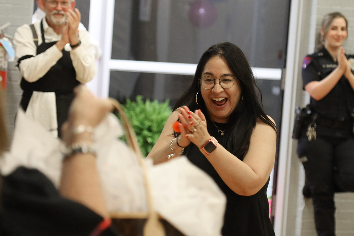 AlvinCollege's tweet photo. Congrats to all of the winners from last night's Designer Bag Bingo! Proceeds will help fund student scholarships! https://t.co/QlVyjnPd3w