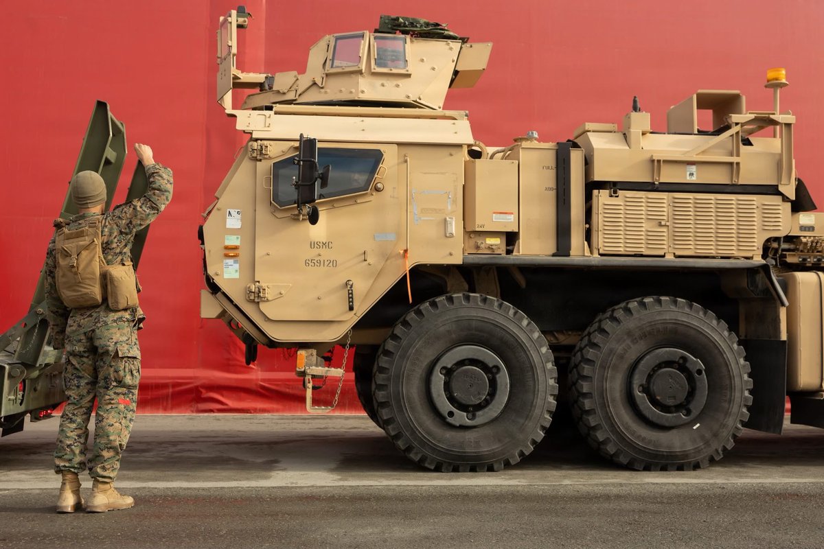 USMCFEA's tweet image. Prepositioned. Ready to Move.

U.S. Marines with 2nd Distribution Support Battalion conduct a tactical convoy near Verdalsøra, Norway, during Exercise Cold Response 26.

#ColdResponse; #StrongerTogether;
#NATO; #OTAN; #ShouldertoShoulder;
#ArcticSentry