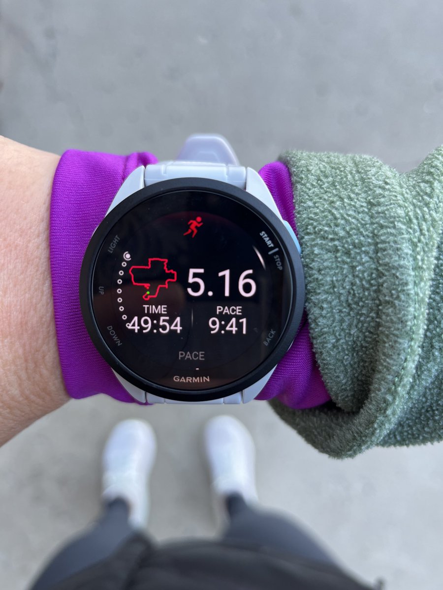 LindsayIRL's tweet image. Soakin in the quiet sounds &amp;amp; bright rays of a rare morning run ☀️

The day is yours, friends. Make it a great one!

#marathontraining #running #workout #wellness #fitness #exercise #healthyhabits #goodmorning #gratitude