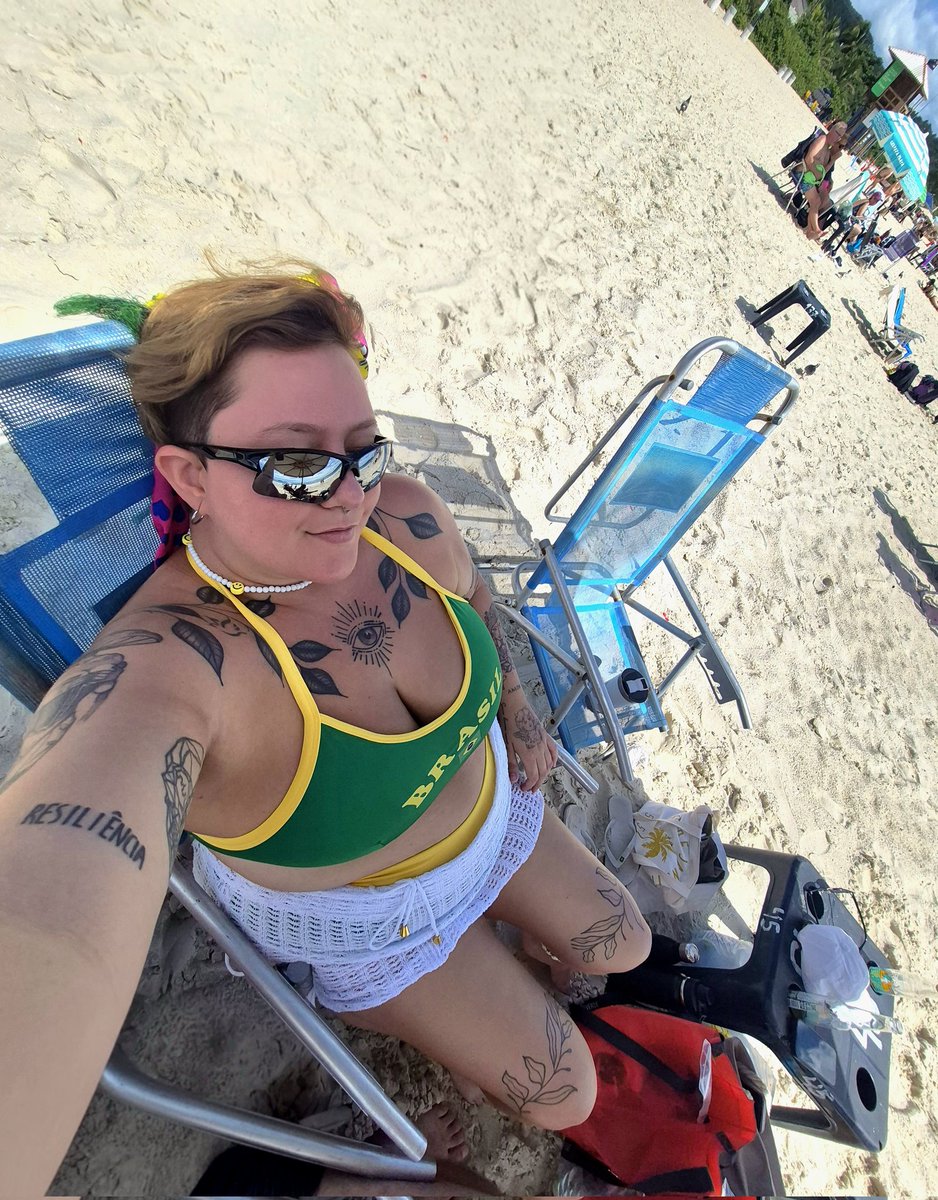 menina desprotegida tweet media