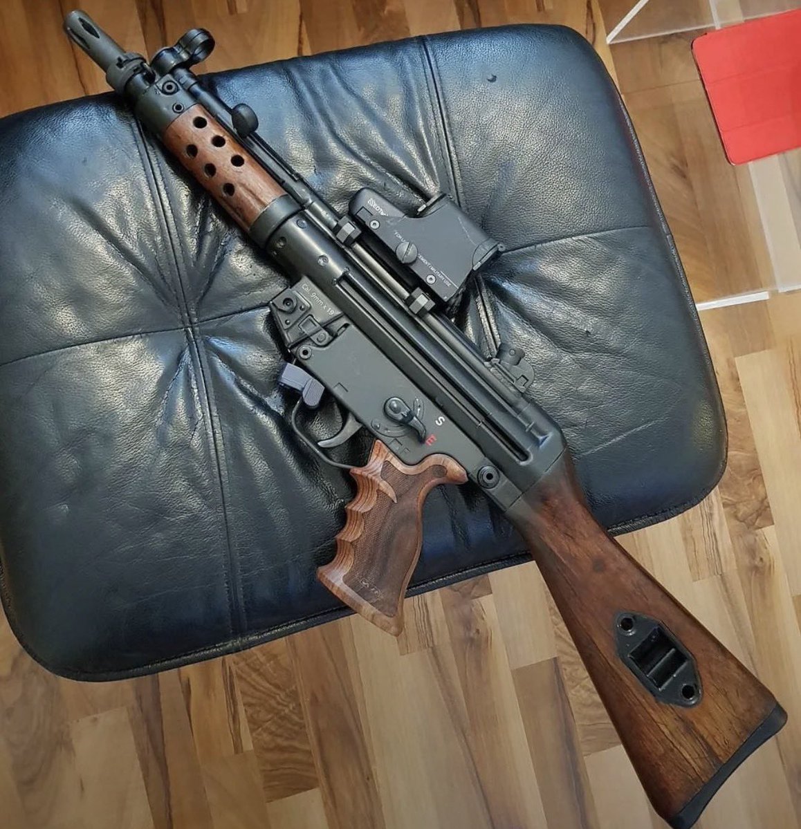 Weapons Daily tweet media