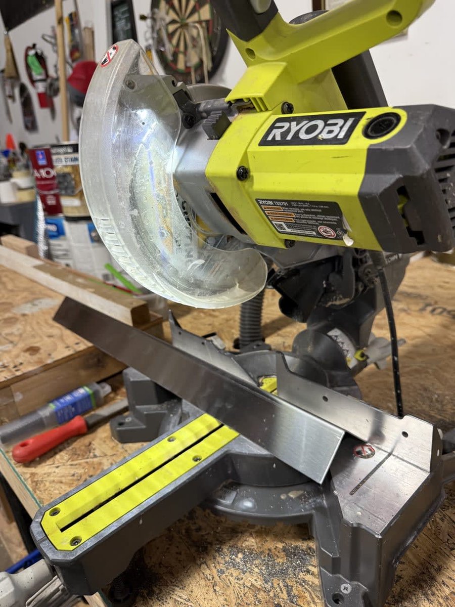 PRC_PrepRite's tweet image. Interior hallways can get beat up so fast, but not on Paul’s watch! 👏 He’s got pre-cutting corner guards down to a science. Thanks for all your hard work Paul! 
#buildingalegacy #prc #onthejob #behindthescences #skilledtrade #cornerguards #attentiontodetail