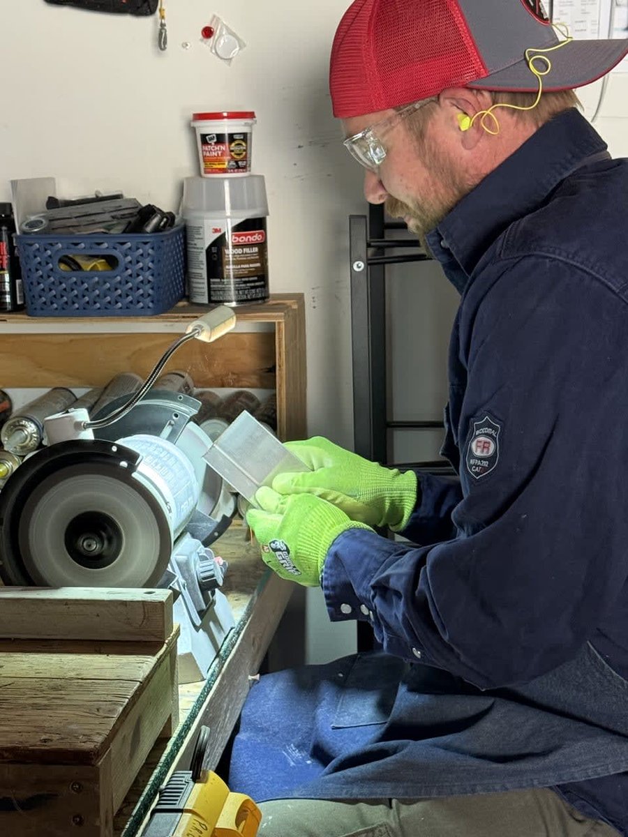 PRC_PrepRite's tweet image. Interior hallways can get beat up so fast, but not on Paul’s watch! 👏 He’s got pre-cutting corner guards down to a science. Thanks for all your hard work Paul! 
#buildingalegacy #prc #onthejob #behindthescences #skilledtrade #cornerguards #attentiontodetail