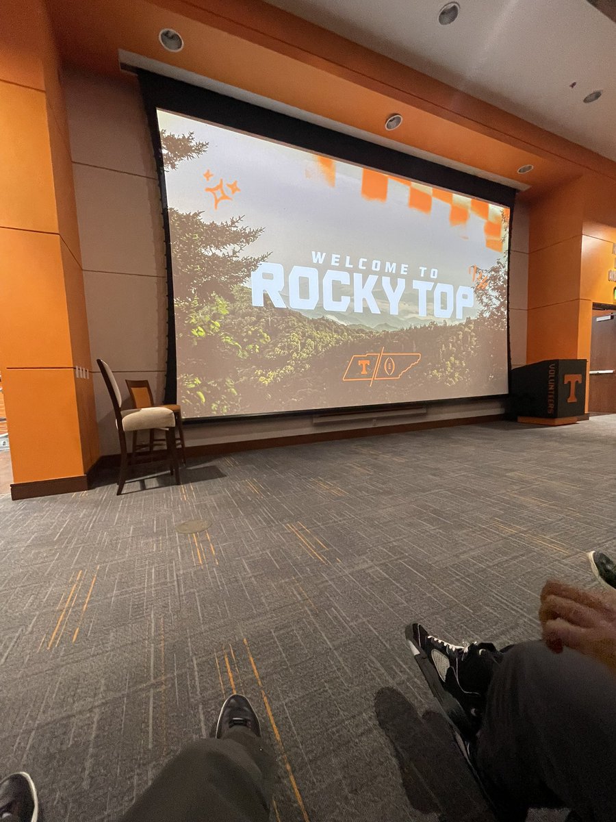 pacman__22's tweet photo. Appreciate the opportunity to go to the University of Tennessee @Vol_Football @WilliamInge1 @RecruitGeorgia @BallCoachHP @CoachCawthon @Bryanwilliams50 https://t.co/KmjlVcfFUy