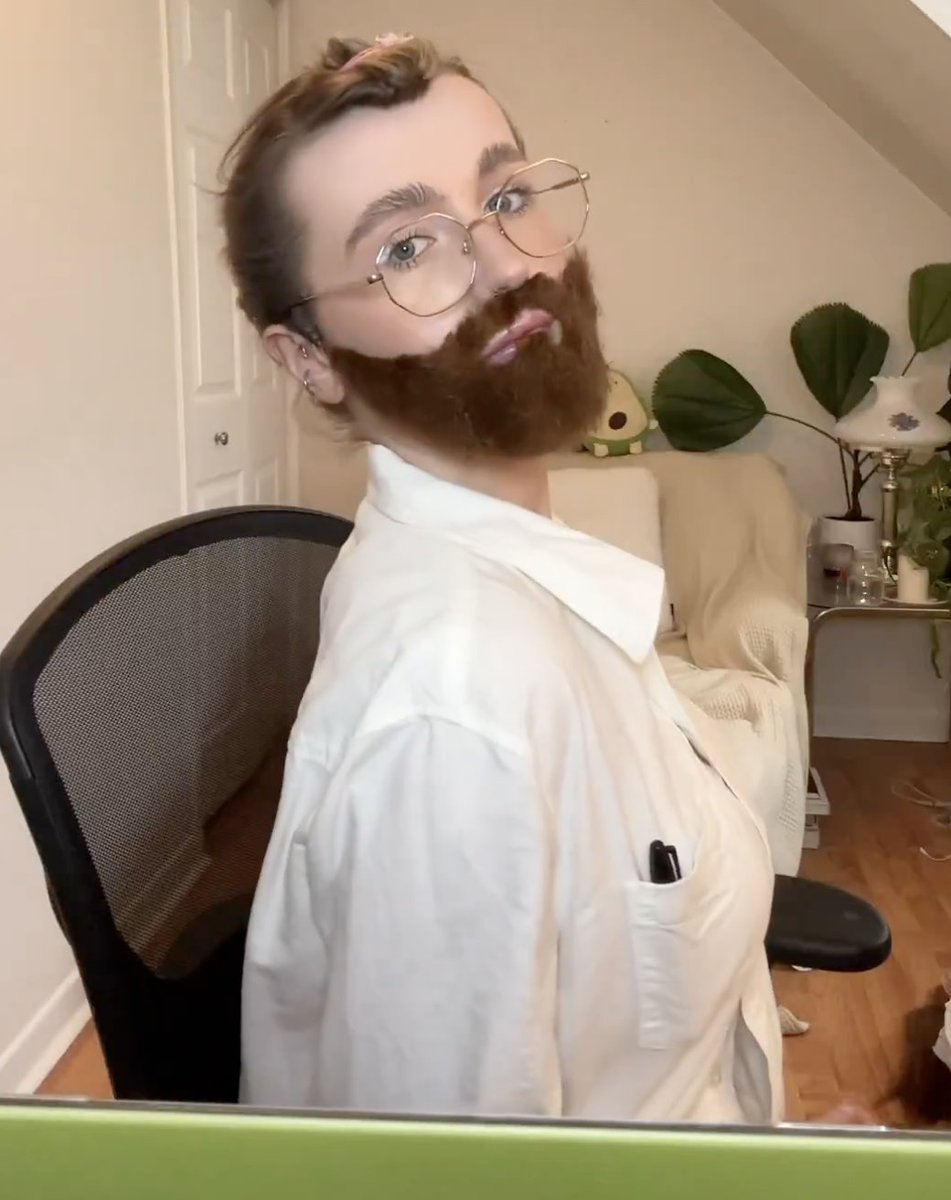LILY tweet media
