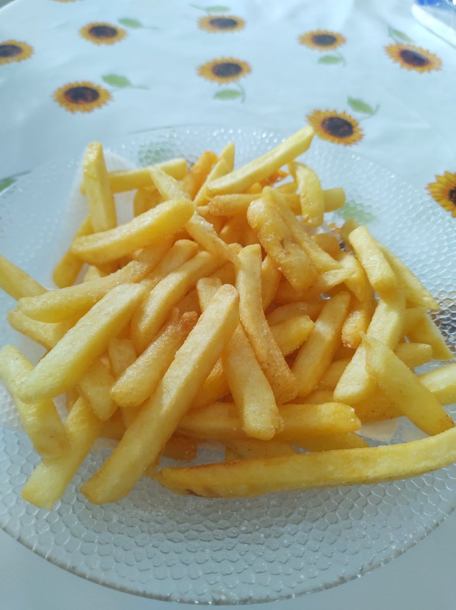 izah ✨✨ tweet media