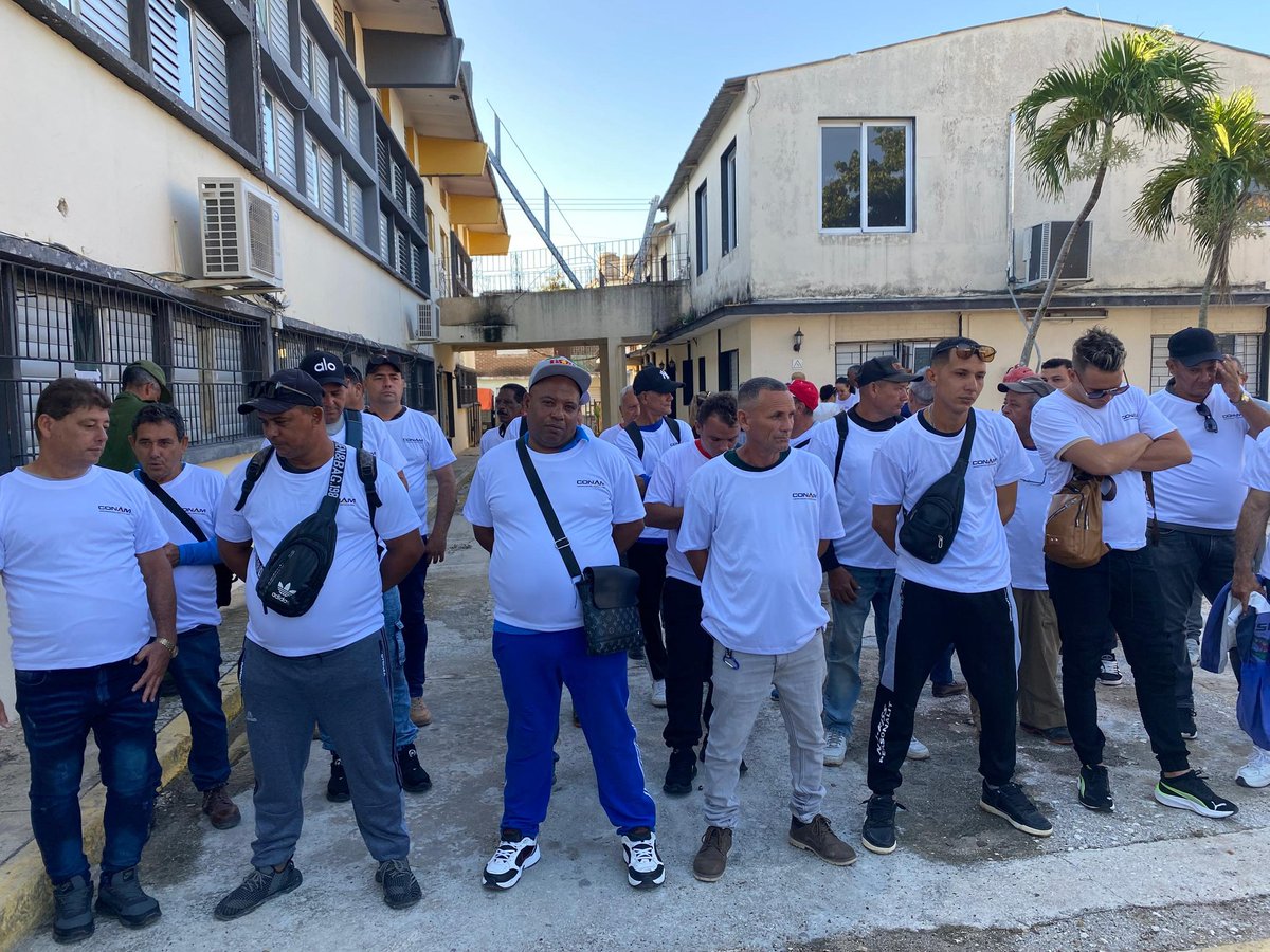 ErickRondon86's tweet photo. En el Día de la Defensa de la Patria reafirmamos nuestro compromiso con la soberanía y la unidad del pueblo.
Cada trabajador, cada joven y cada combatiente es parte de la fuerza que protege nuestras conquistas.

¡Defender la nación es deber y orgullo colectivo! 🇨🇺💪 https://t.co/YBOFerHzCf