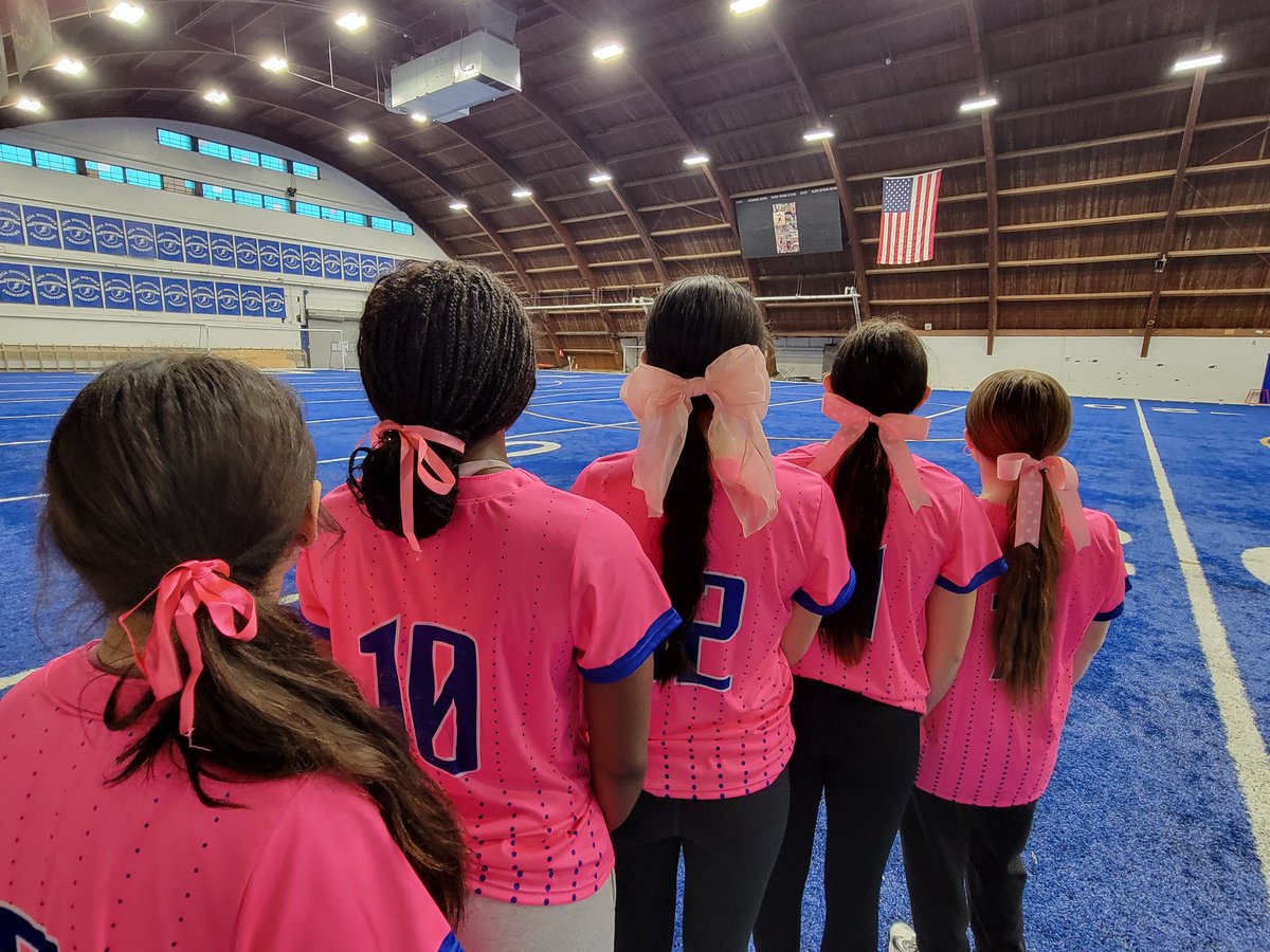 bloom_twp's tweet photo. Rise and Grind 💪🏽 Another morning practice in the books with a little team bonding. The paracord bracelets represent team unity through courage and strength 🩷 New alternate jerseys are 🔥  Thank you @BloomTwpSports @DrNavarre https://t.co/7EFZey4pQW