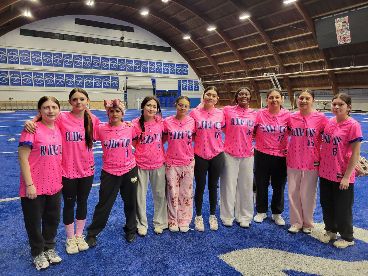 bloom_twp's tweet photo. Rise and Grind 💪🏽 Another morning practice in the books with a little team bonding. The paracord bracelets represent team unity through courage and strength 🩷 New alternate jerseys are 🔥  Thank you @BloomTwpSports @DrNavarre https://t.co/7EFZey4pQW