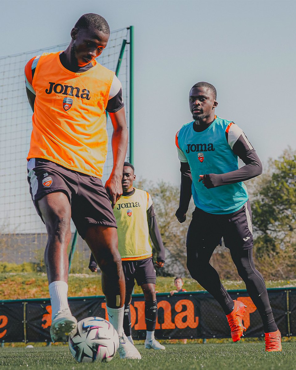 FC LORIENT 🐟 tweet media