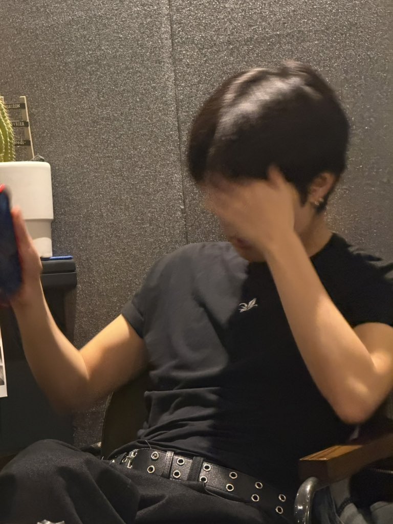 ADAP_offcl's tweet image. 🖤💙💤

#에이댑 #ADAP 
#준석 #JUNSEOK
#ALL_DREAMS_ARE_POSSIBLE