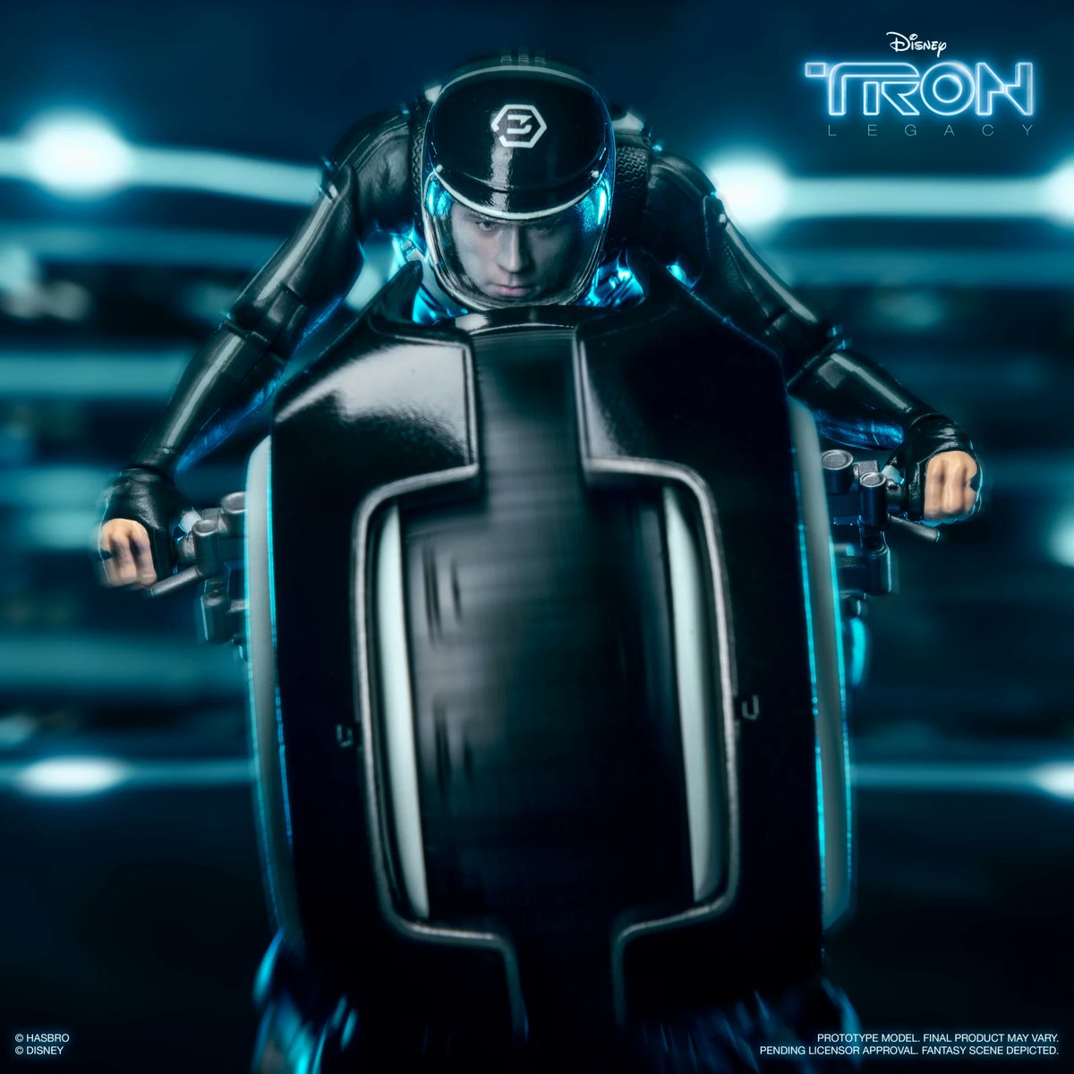 ShootingtheG's tweet image. The amount of times I replayed the Tron Legacy soundtrack while photographing these figures. I'm so excited to finally see these photos go live 😀

Hasbro Tron Legacy Action figures up for pre order today on Pulse at 1pm EST!

#hasbroemployee #toyphotography #tron #tronlegacy