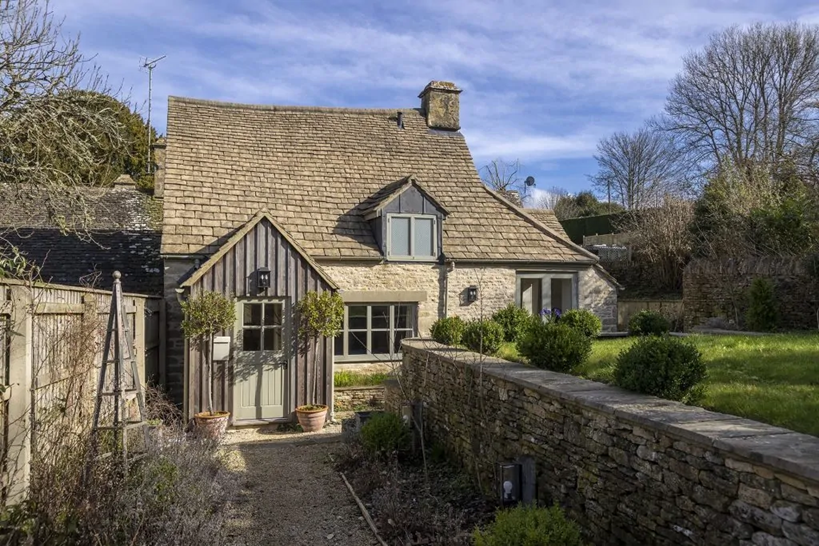 StayCotswold tweet media