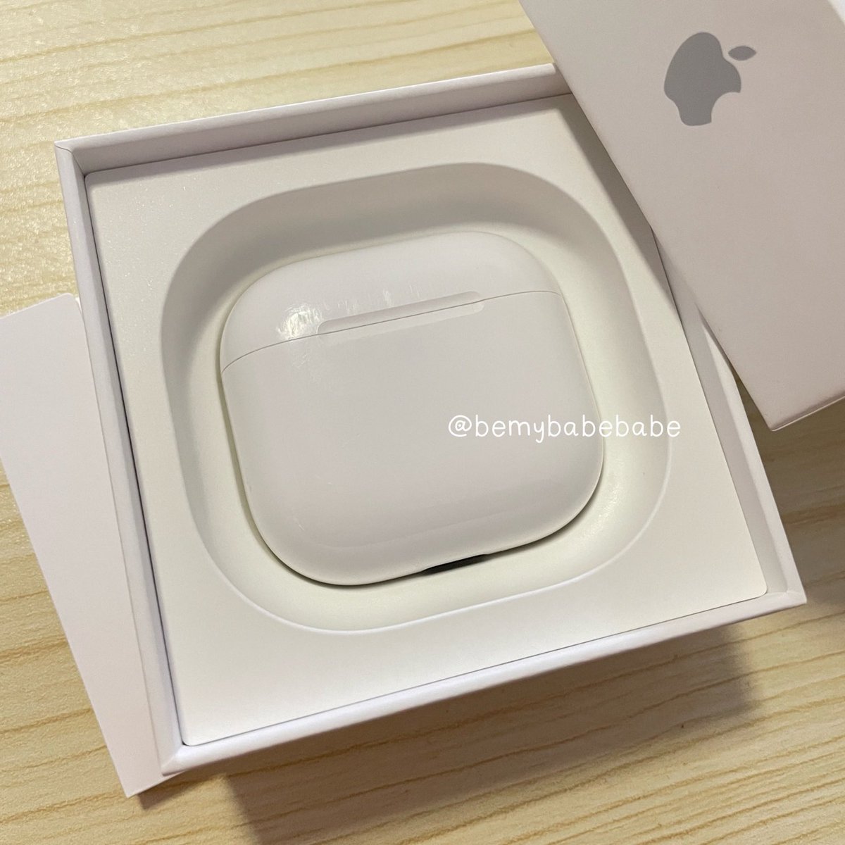 bemybabebabe's tweet photo. 🫧ขาย airpods 4 ใช้งานได้ปกติ *ประกันหมดแล้ว 
🌟ส่งต่อ 3200.- ส่งฟรี

📍พร้อมโอนลดได้ เพิ่มเติม dm ได้เลยนะคะ

🙂‍↔️งดทักไลน์🙂‍↔️

#airpods #ส่งต่อairpods #airpodsมือสอง #เคสชาร์จairpods #ส่งต่อ #apple #ส่งต่อไอโฟน #ส่งต่อiphone https://t.co/B5puHKgd2s
