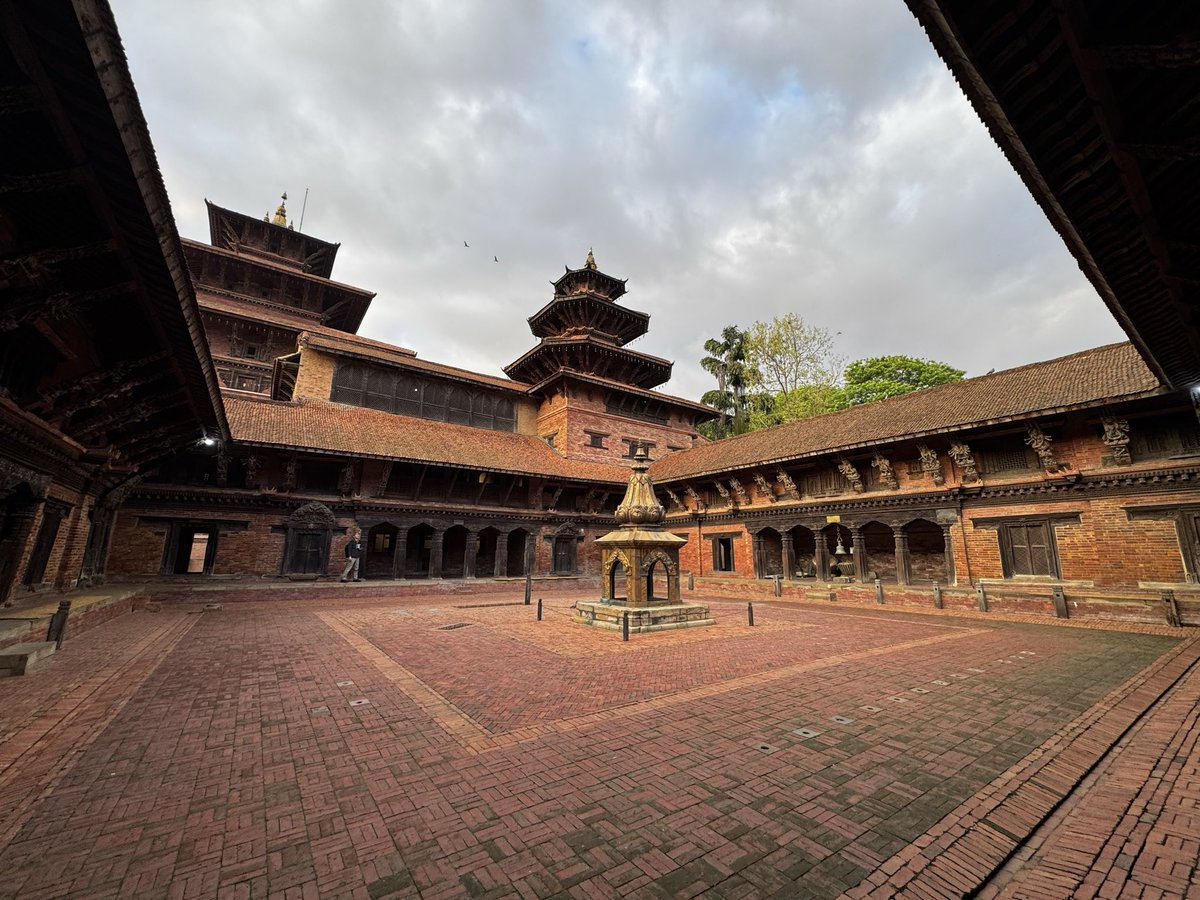 GraffiDaBorg's tweet photo. Patan Durbar Square https://t.co/RYuyuA85Vj
