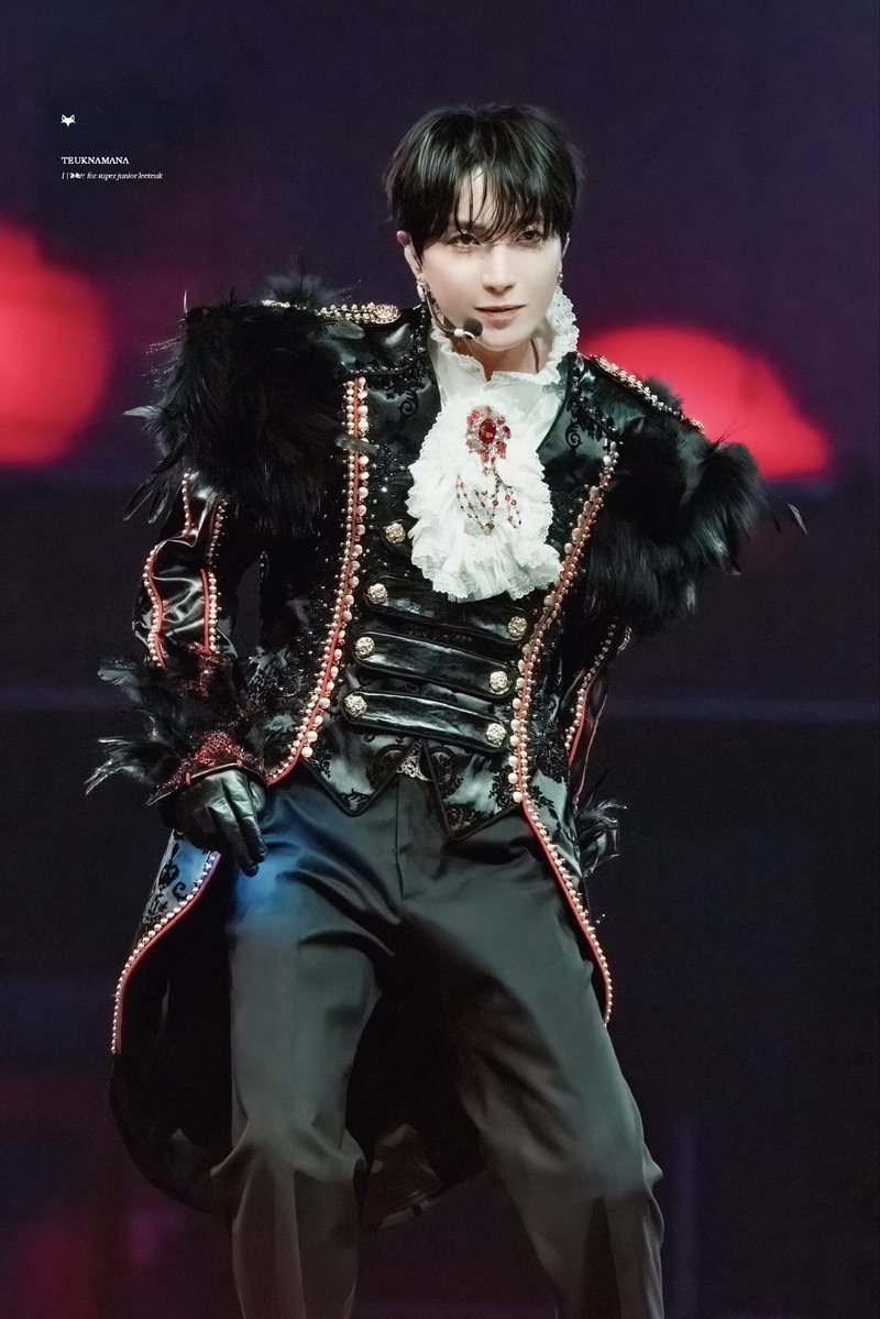 teuknamana's tweet image. 🇰🇷｜260404｜SUPER SHOW 10 SJ-CORE D2

I really can’t handle the light🤡

@special1004 🩵

#superjunior #슈퍼주니어 #leeteuk #heechul #yesung #shindong #eunhyuk #donghae #siwon #ryeowook #kyuhyun #이특 #희철 #예성 #신동 #은혁 #동해 #시원 #려욱 #규현