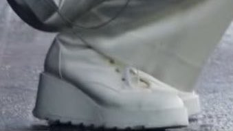 renjun showing up to his favs’ concert with the thickest platform shoes known to mankind oh he’s just like me