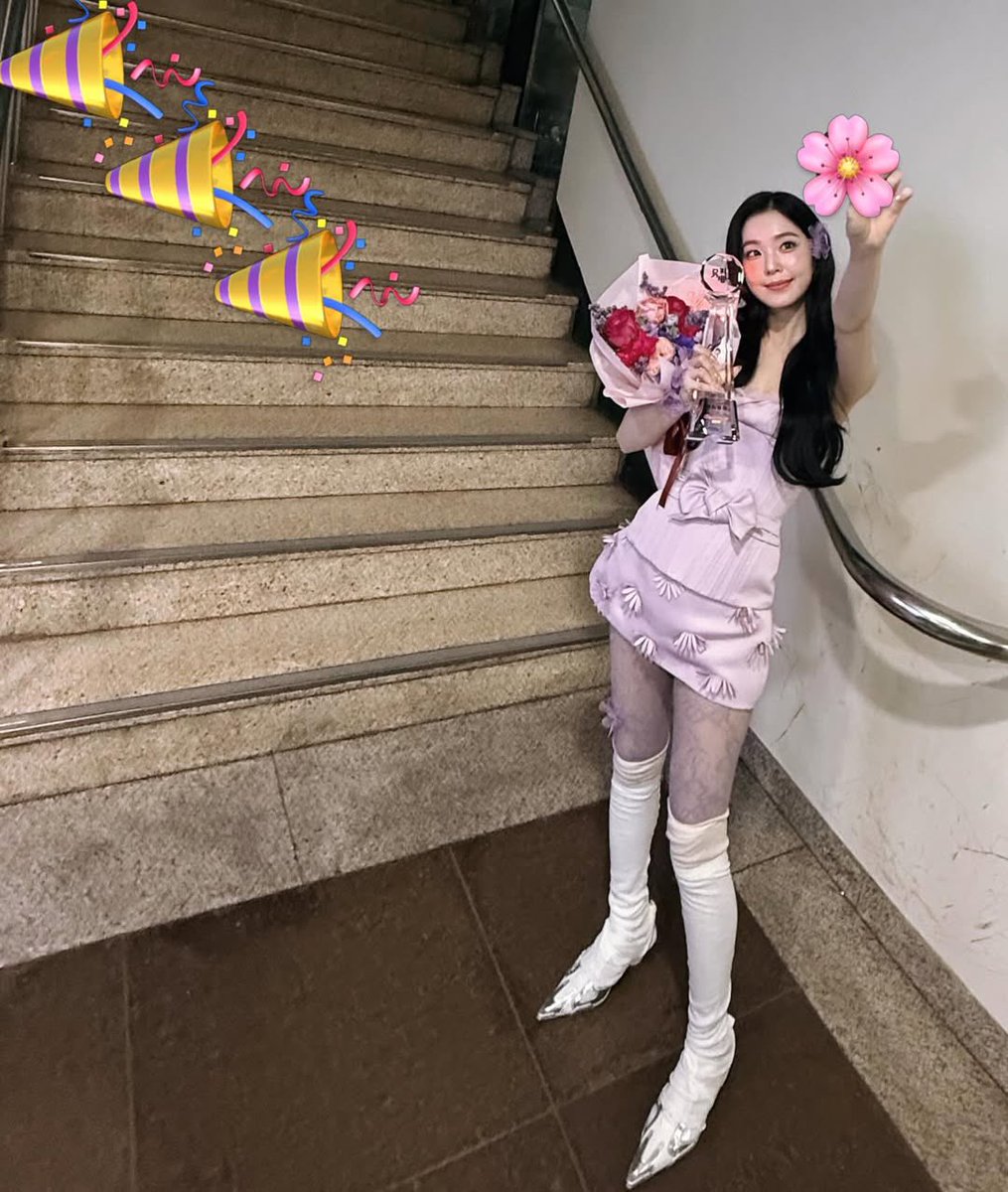 Irene 아이린 Global 🌷 tweet media