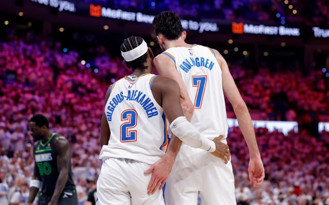 SleeperThunder's tweet photo. The Ringer’s All-NBA ballots for the 2025-26 season:

First Team 

Kawhi Leonard
Nikola Jokic
Shai Gilgeous-Alexander 
Victor Wembanyama 
Jaylen Brown

Second Team 

Kevin Durant
Jalen Duren
Tyrese Maxey
Jamal Murray
Donovan Mitchell

Third Team

Derrick White
James Harden
Chet Holmgren
Jalen Johnson
Jalen Brunson

Thoughts? 🤔

(H/T @TheNBABase, @Fullcourtpass)