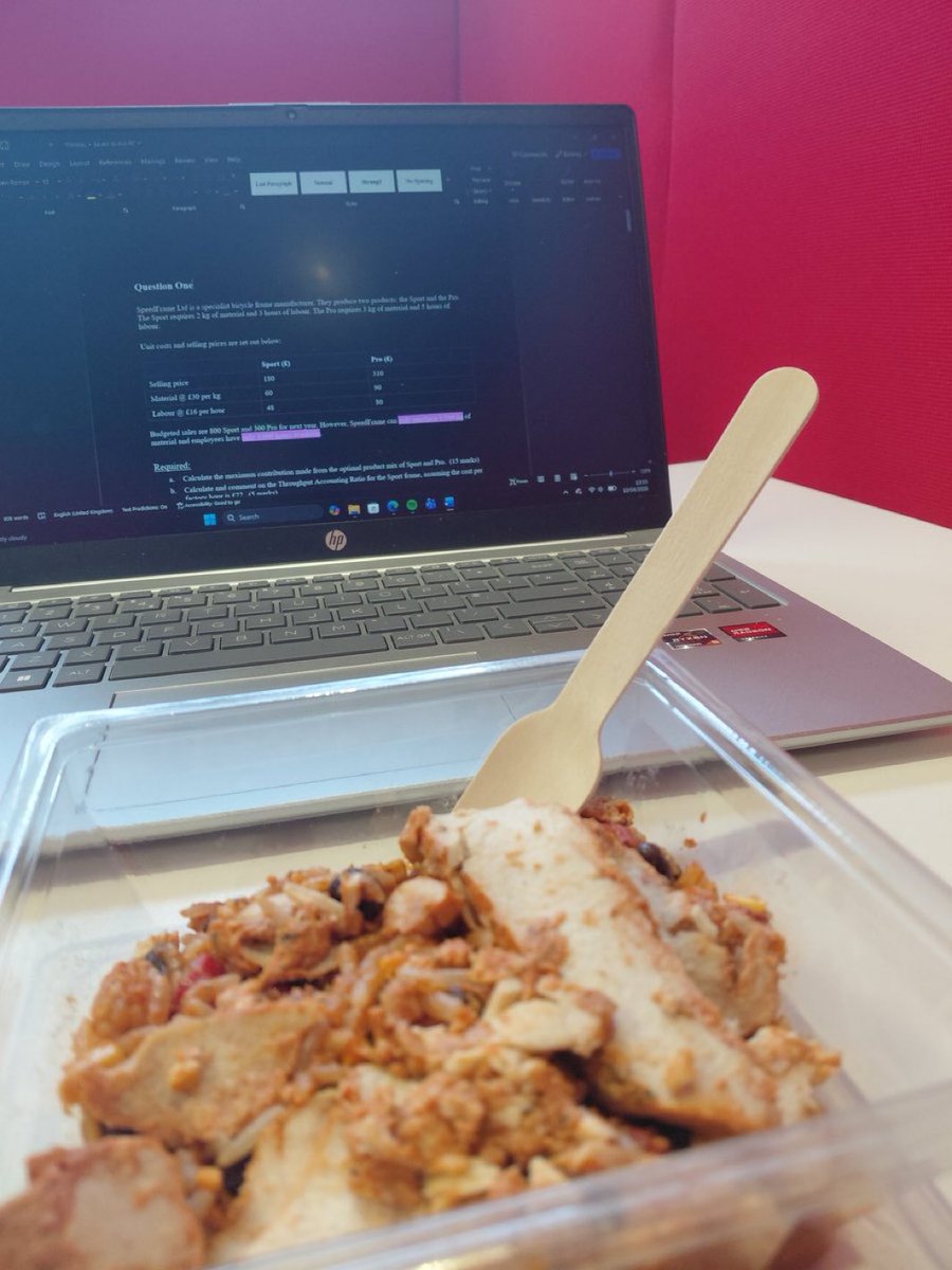 ONLYTANGS_'s tweet image. can’t believe my shift hasn’t finished 😴