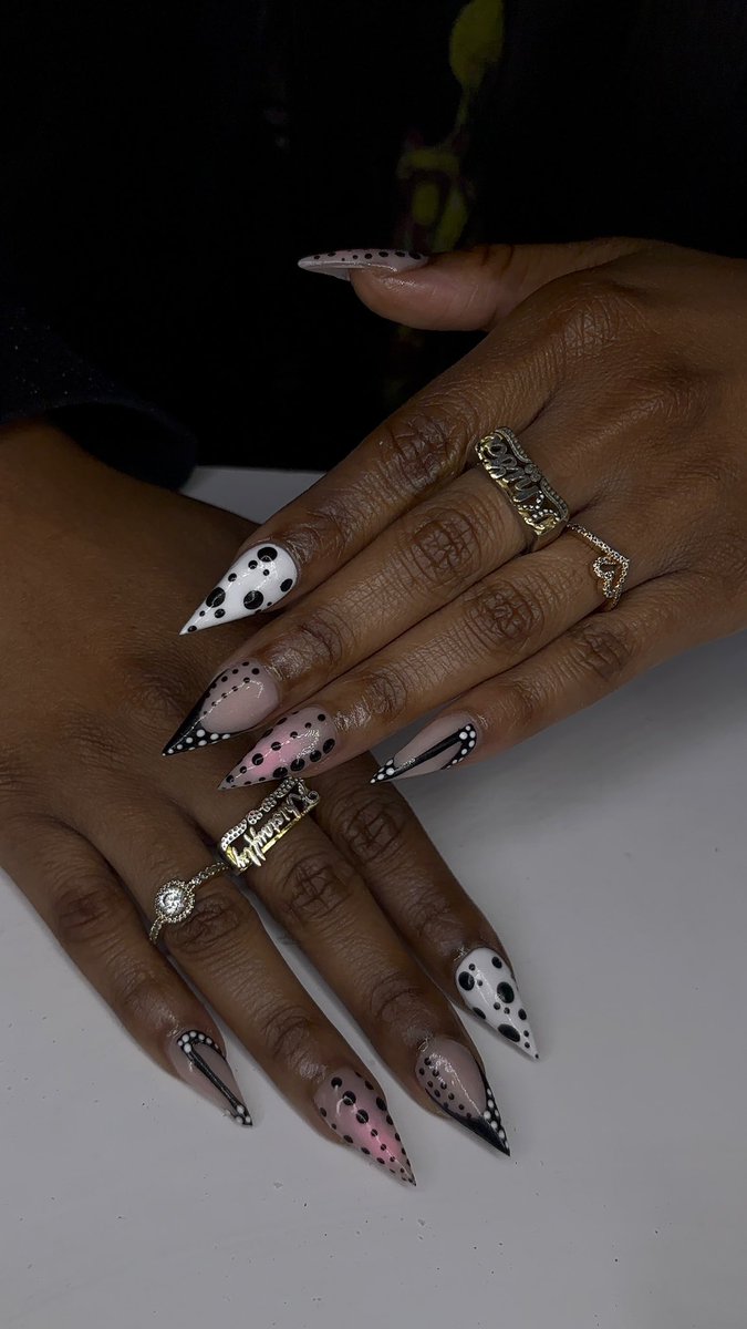 TheOfficialKhiya tweet media