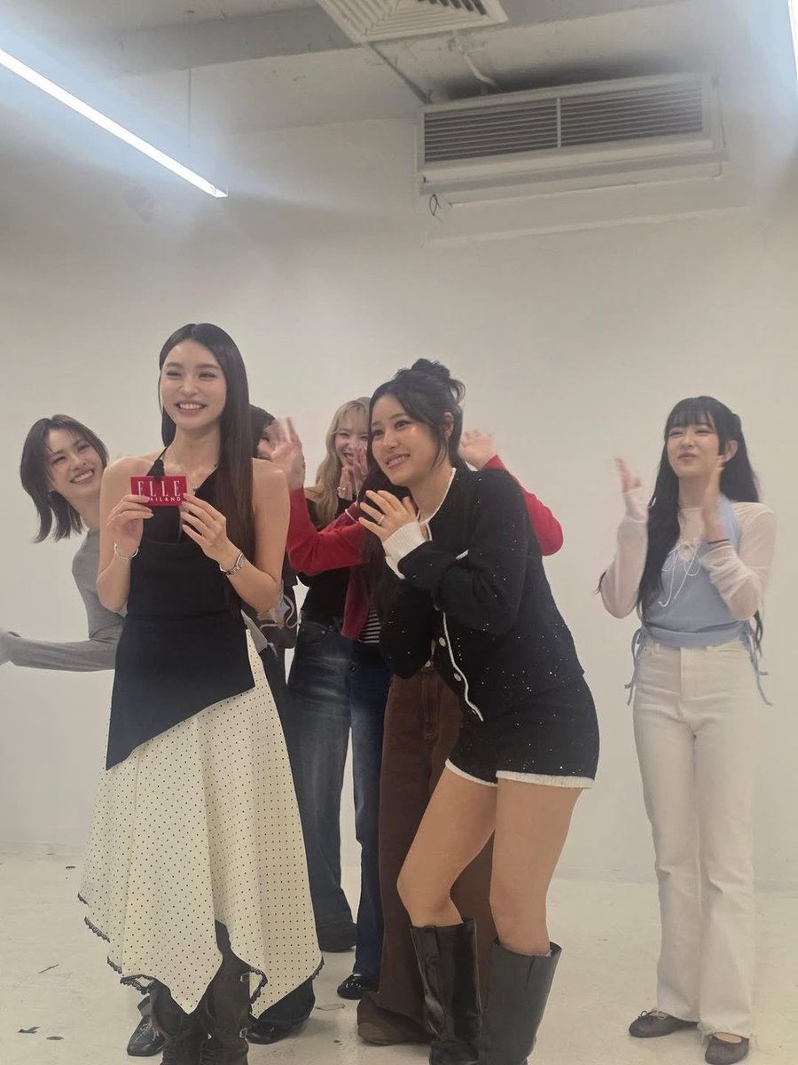 Bonnie Official TH tweet media